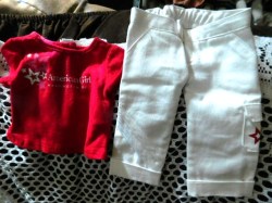 AMERICAN GIRL DOLL RETIRED RED T SHIRT WASHINGTON AND WHITE CARGO PANTS